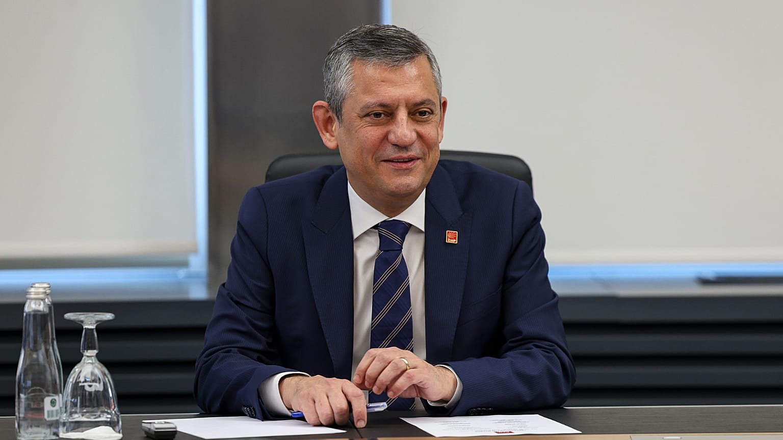 Özgür Özel Yeni Partiye Bağış talep etti Özgür Özel bağış kampanyası başlattı
