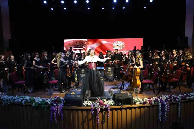 Atakum’da Çocuk ve Gençlik Orkestrası, Ata Sahne’de ilk konserini verdi