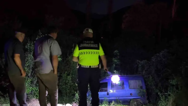 Freni patlayan araç bahçeye uçtu, sürücü yaralandı