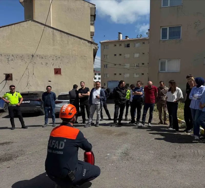 Ardahan’da Emniyet personeline ’afet farkındalık eğitimi’ verildi