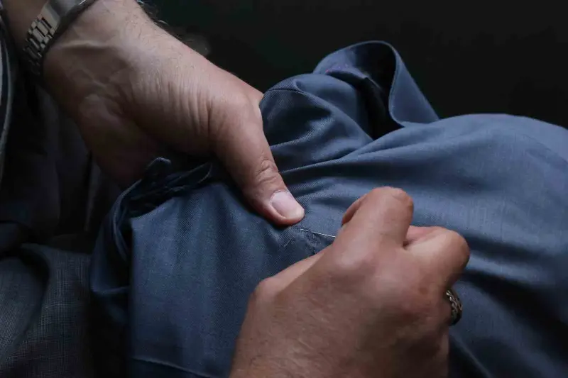 12 metrekarelik dükkanda iğne ile dokuyarak geçen ömür