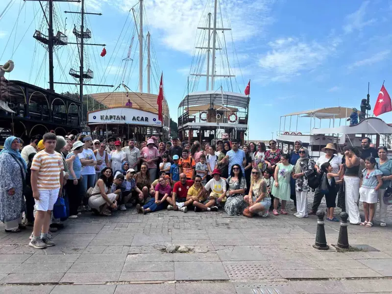 Özel bireyler "Yaza merhaba" etkinliğinde Akdeniz’e açıldı