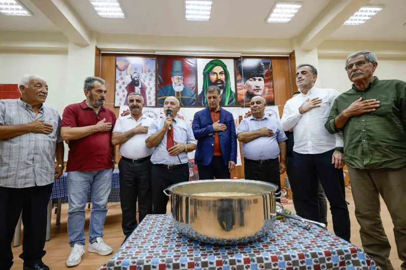 Başkan Tugay aşure lokmasını paylaştı