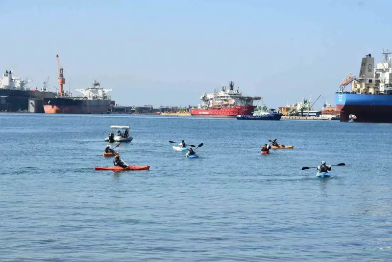 Marmara Denizi’nde ücretsiz kano keyfi havadan görüntülendi