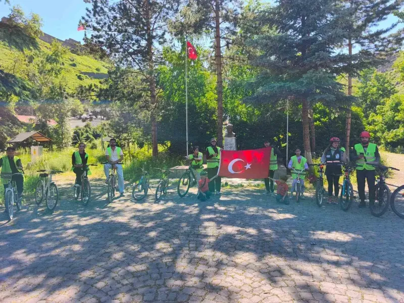 Yeşilay Kars Şubesi’nden 13. Geleneksel Bisiklet Turu: Sağlıklı yaşam için pedallar çevrildi