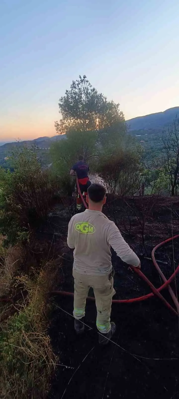 Çamlıbel de ot yangını korkuttu