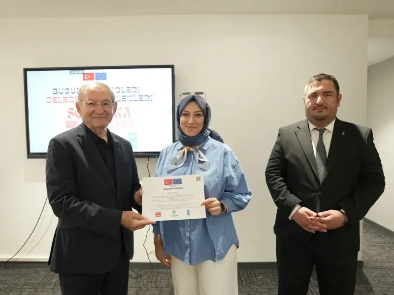 Geleceğin dijital tasarımcıları uluslararası sertifikalarına kavuştu