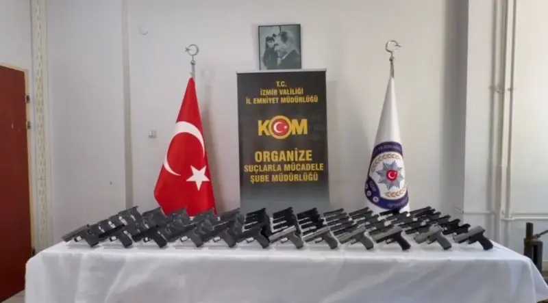 İzmir’de suç örgütlerine yönelik eş zamanlı operasyon: 10 tutuklama