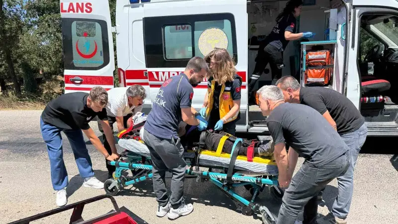 Çanakkale’de motorlu bisiklet ile otomobil çarpıştı; 1 kişi yaralandı