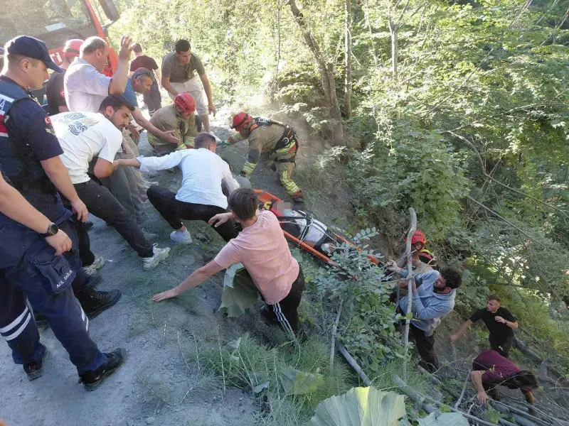 Yayla yolunda otomobil uçuruma yuvarlandı: 1 yaralı
