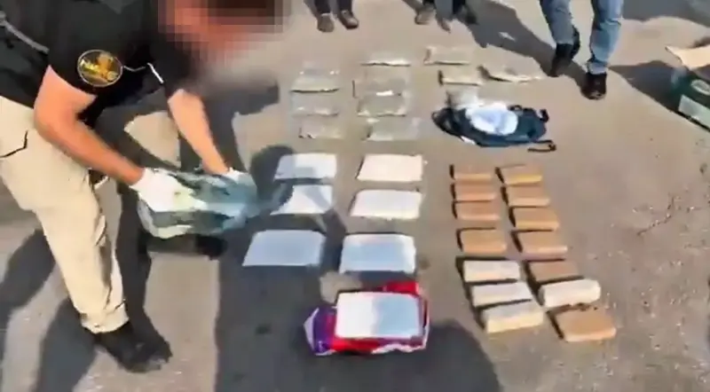 Yüksekova’da 28 kilo uyuşturucuyla yakalanan doktor tutuklandı