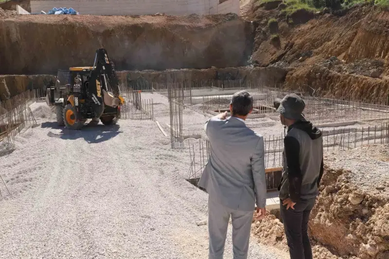 Bayburt’ta yapımı devam eden okul inşaatlarında çalışmalar sürüyor