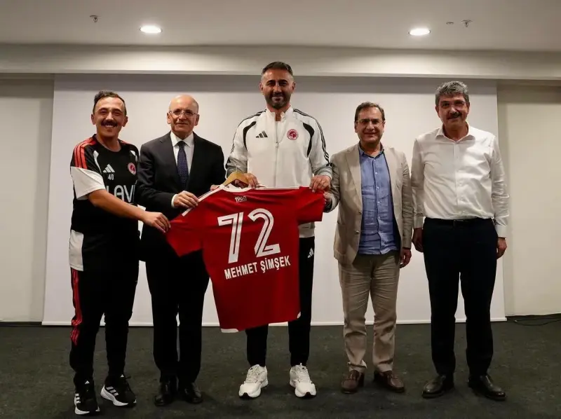 Bakan Şimşek, Bolu kampındaki Batman Petrolspor’u ziyaret etti