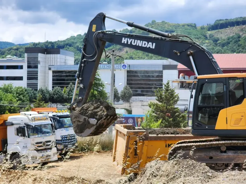 Gölcük’te dev spor kompleksinin hafriyat çalışmaları başladı