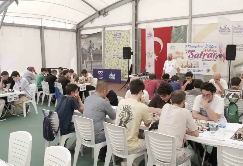 Satranç tutkunlarının büyük mücadelesi nefesleri kesti