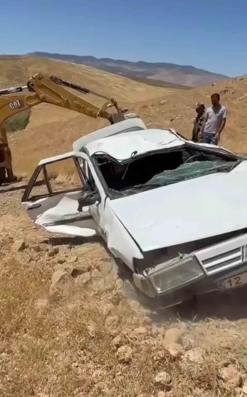 Siirt’te otomobil hurdaya döndü: 2 yaralı