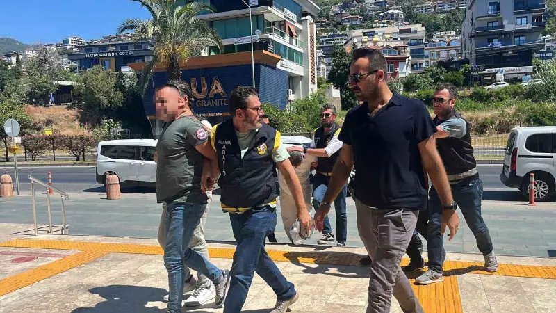 Alanya’da tartışma cinayetle bitti: 1 ölü, 3 şüpheli adliyeye sevk edildi