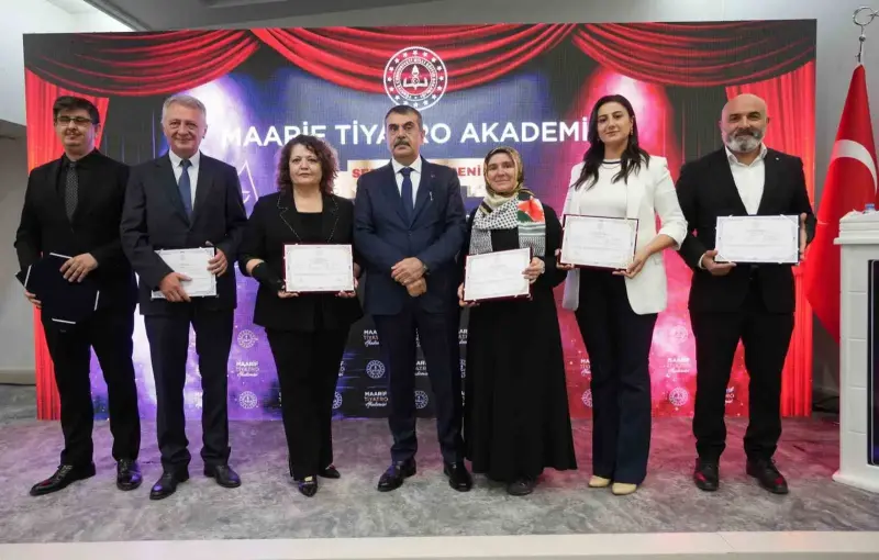 Bakan Tekin: "Sanatı eğitim süreçlerinin ayrılmaz bir parçası olarak görüyoruz"
