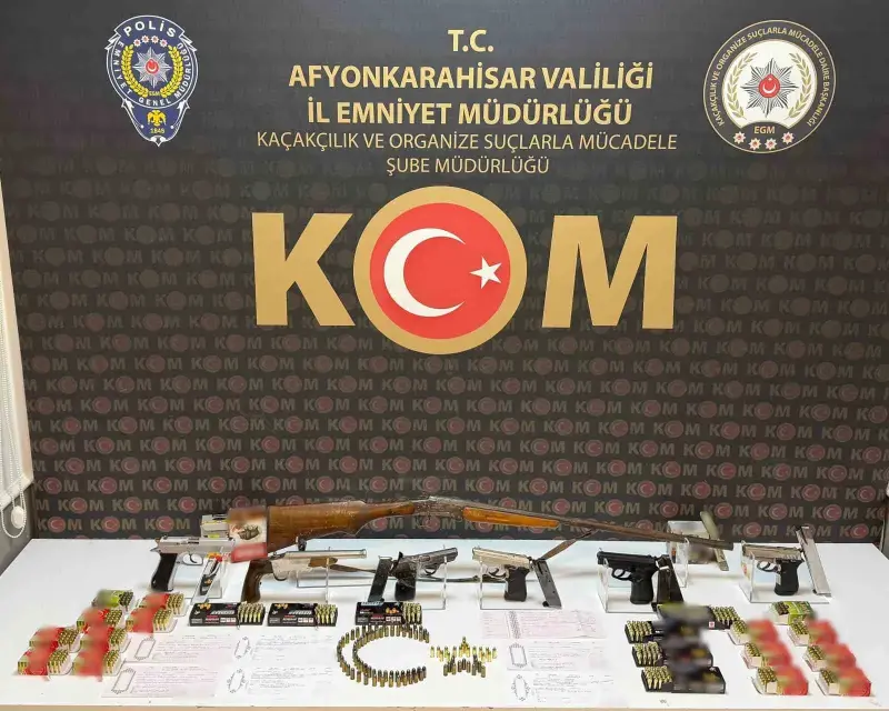 Afyonkarahisar’da tefeci operasyonu: 5 gözaltı