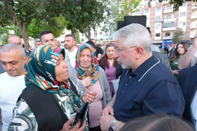 Başkan Aşgın: "17 mahallemize adalet neyi gerektiriyorsa o anlayışla hizmet ediyoruz"