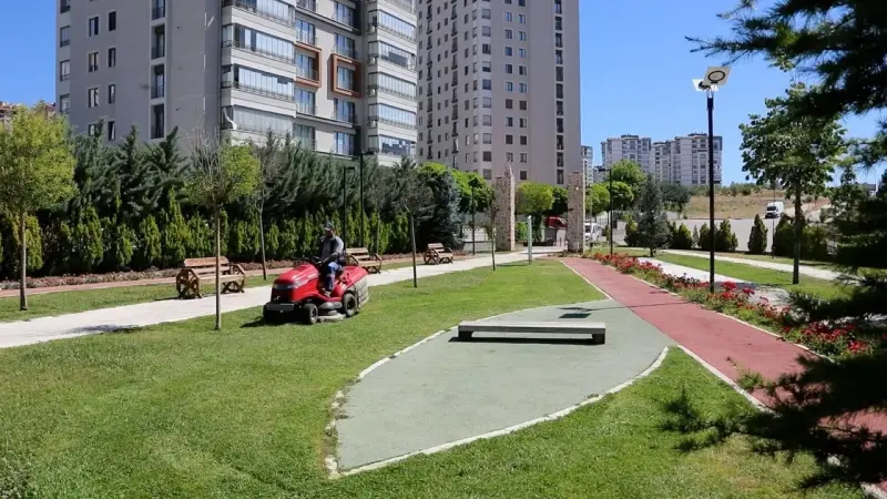 Elazığ’da yeşil alanlarda düzenleme çalışmaları sürüyor