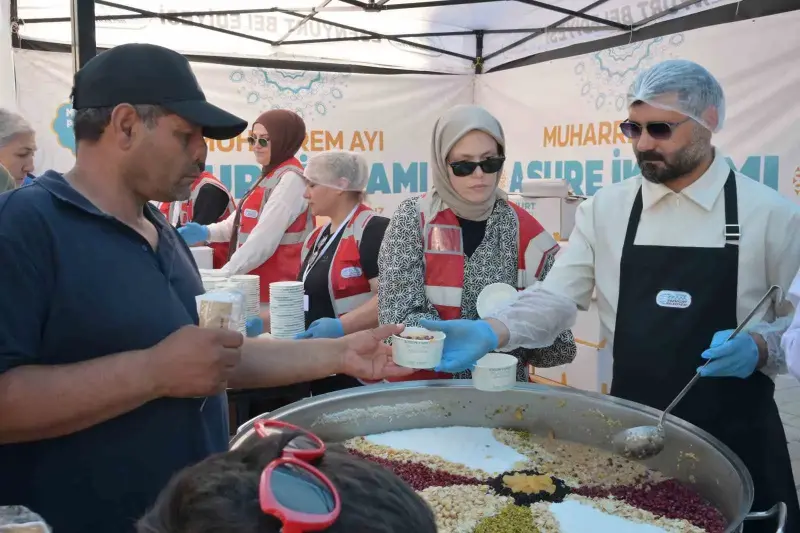 Esenyurt Belediyesinden muharrem ayında 18 bin kişiye aşure ikramı
