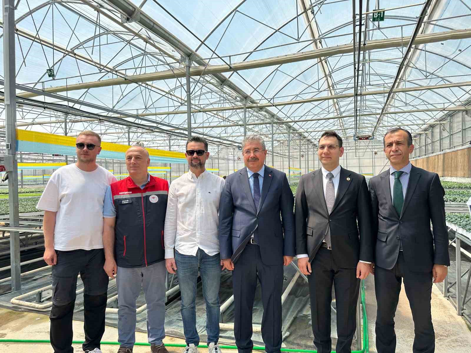 Eskişehir Valisi Dr. Erdinç Yılmaz, Sarıcakaya’daki fide tesisini ziyaret etti