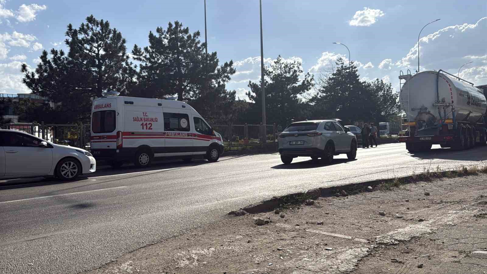 Çevre yolunda otomobilin çarptığı kadın yaralandı