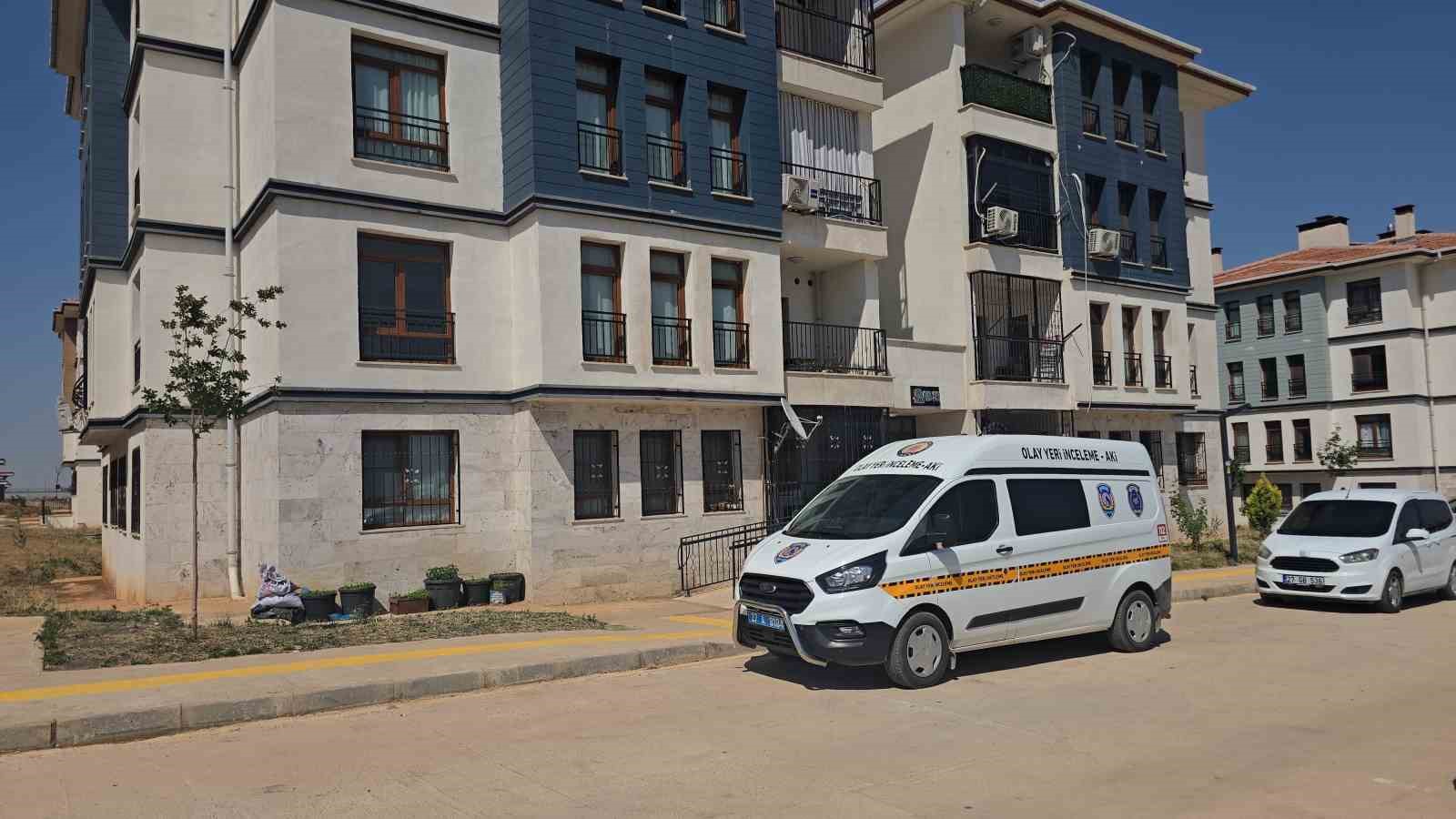 Yaşlı kadını öldürüp altınlarını çalan zanlı bina görevlisi çıktı