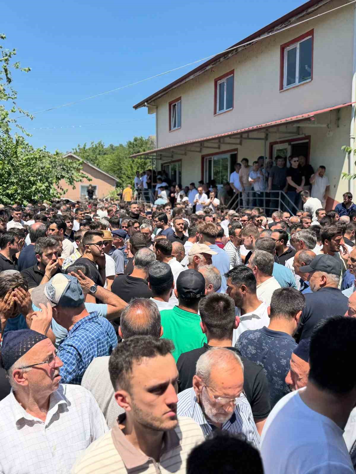 Göçükte hayatını kaybeden madencinin 2 ay sonra baba olacağı ortaya çıktı