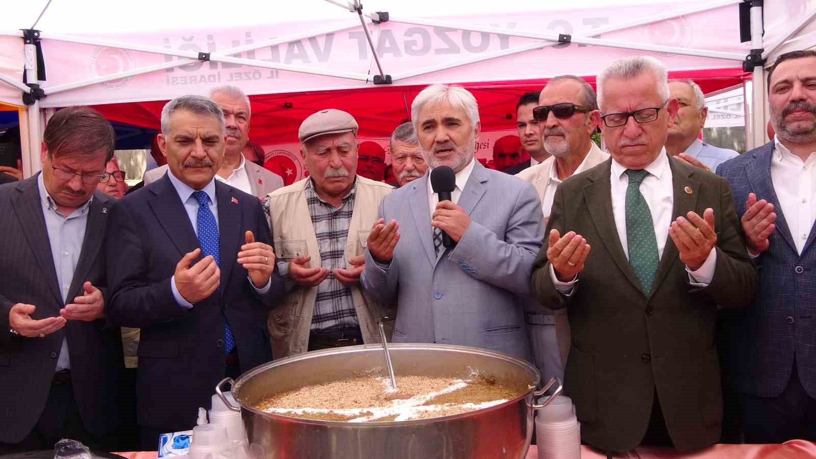 Yozgat’ta düzenlenen Aşure Günü programı yoğun ilgi gördü