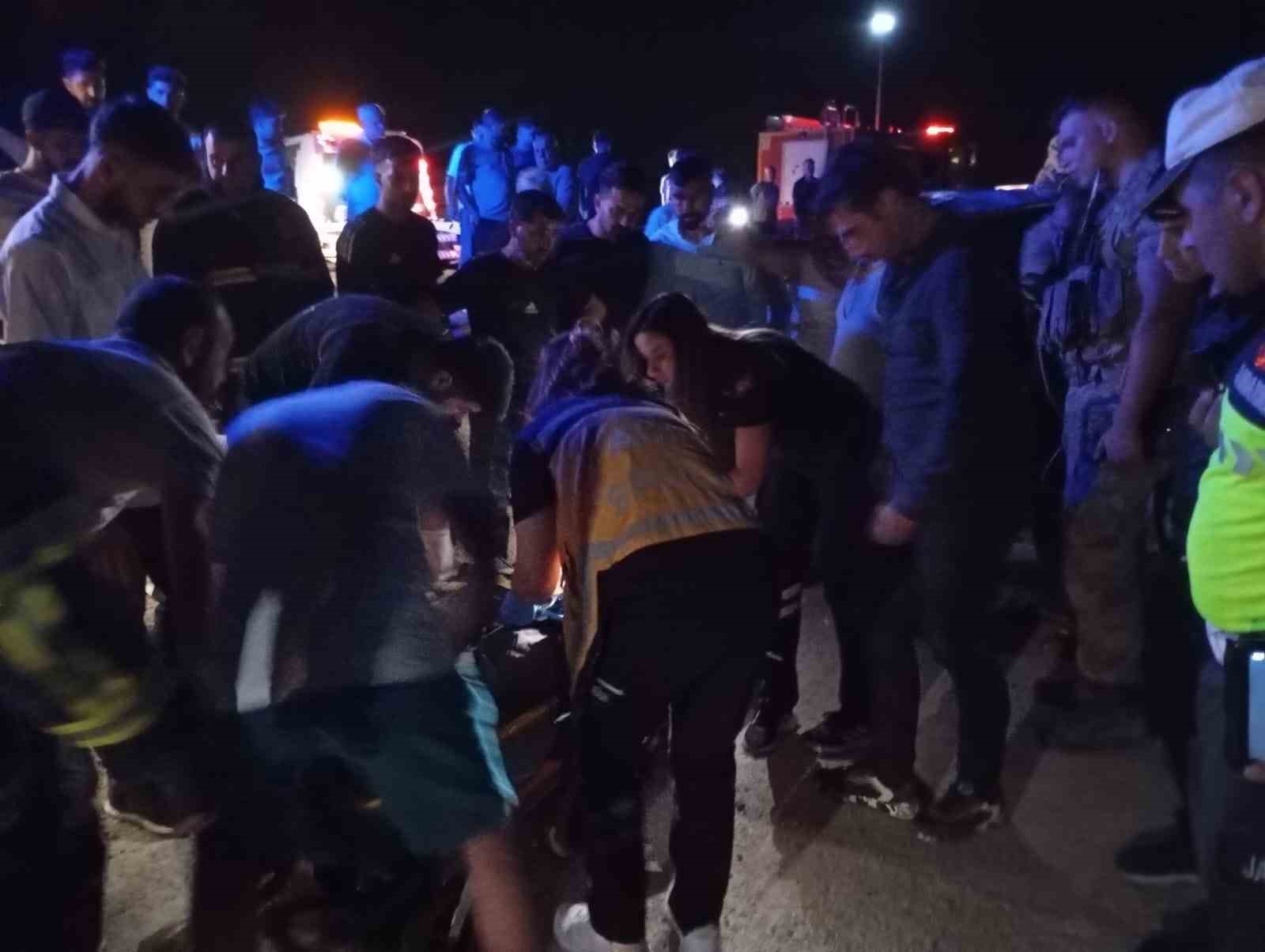 Mardin’de devrilen hafif ticari aracın sürücüsü ağır yaralandı