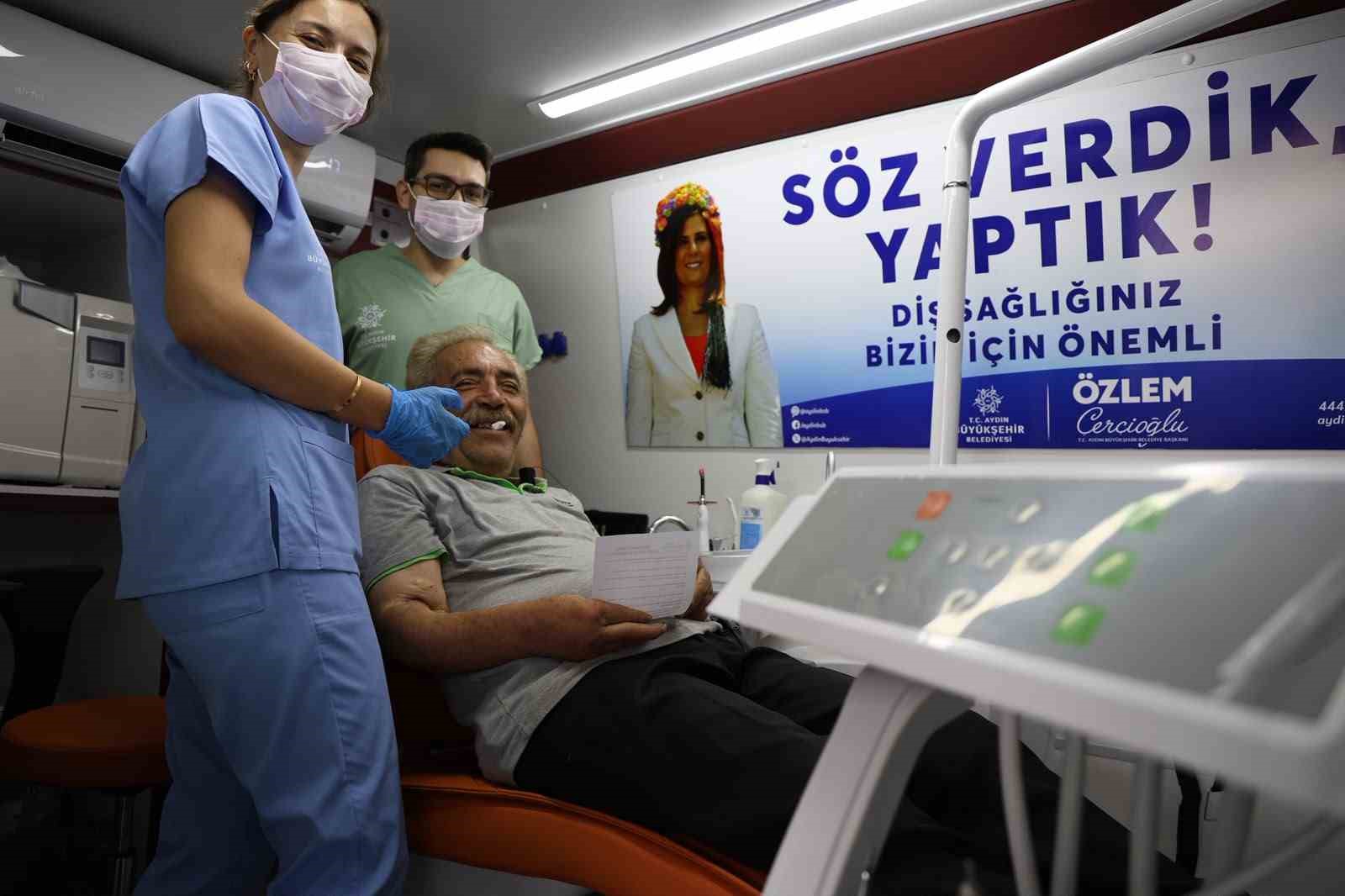 Mobil diş klinikleri 3 ilçede vatandaşlarla buluştu