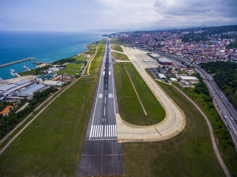 Trabzon’un 69 yıllık hava kapısı tarih olacak: 100 milyon ton kaya ile Trabzon’a yeni havalimanı inşa edilecek