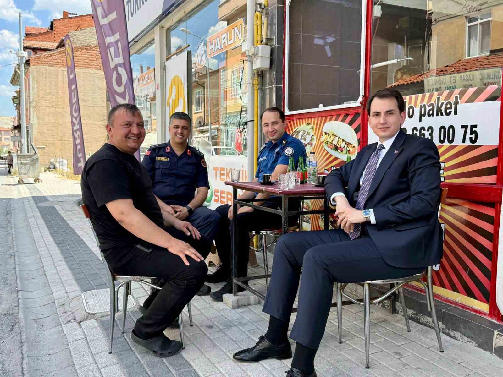 Hisarcık Kaymakamı Atam, esnaf ve vatandaşlarla buluştu