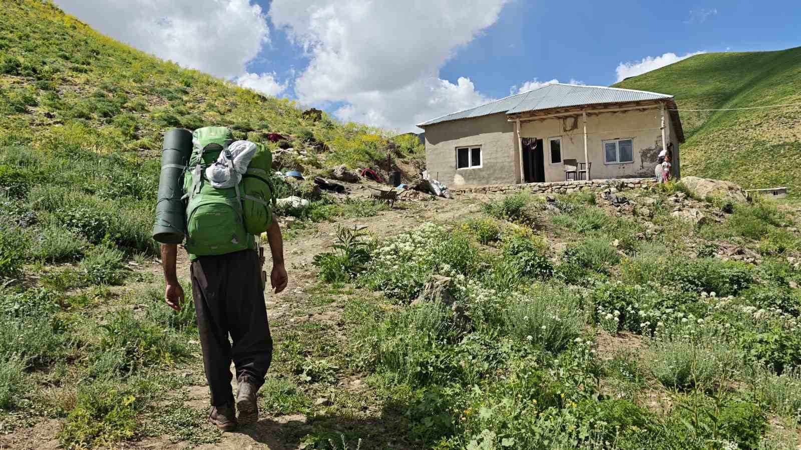 Van’da 25 kilometrelik doğa yürüyüşü Çalyan Gölü’nde sona erdi