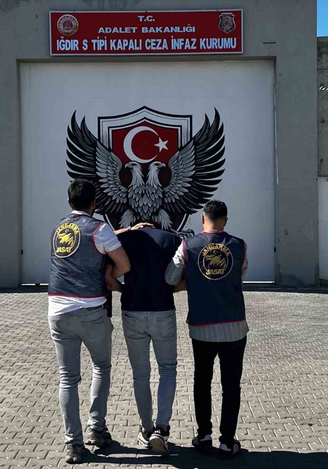Iğdır’da 36 yıl 11 ay hapis cezası bulunan firari yakalandı