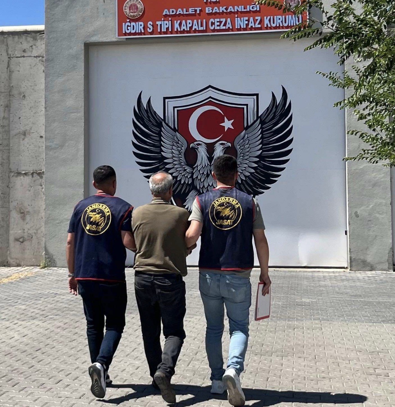Bilişim yoluyla hırsızlık suçundan aranan hükümlü yakalandı