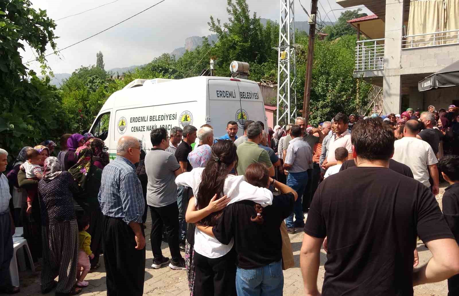 Mersin’de acı olay: Doğum gününde hayatını kaybetti, nikah günü defnedildi