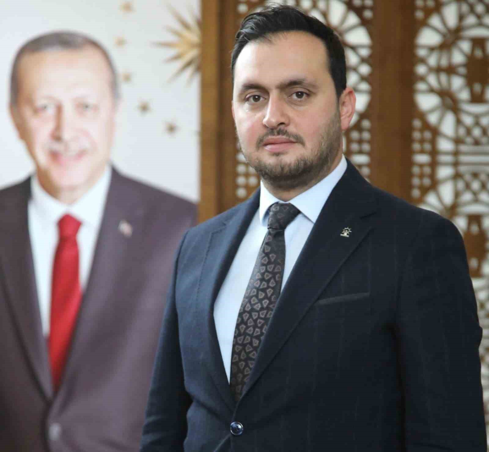 Başkan Selmanoğlu: "Gençlerin önünü açan siyasi hareketiz"