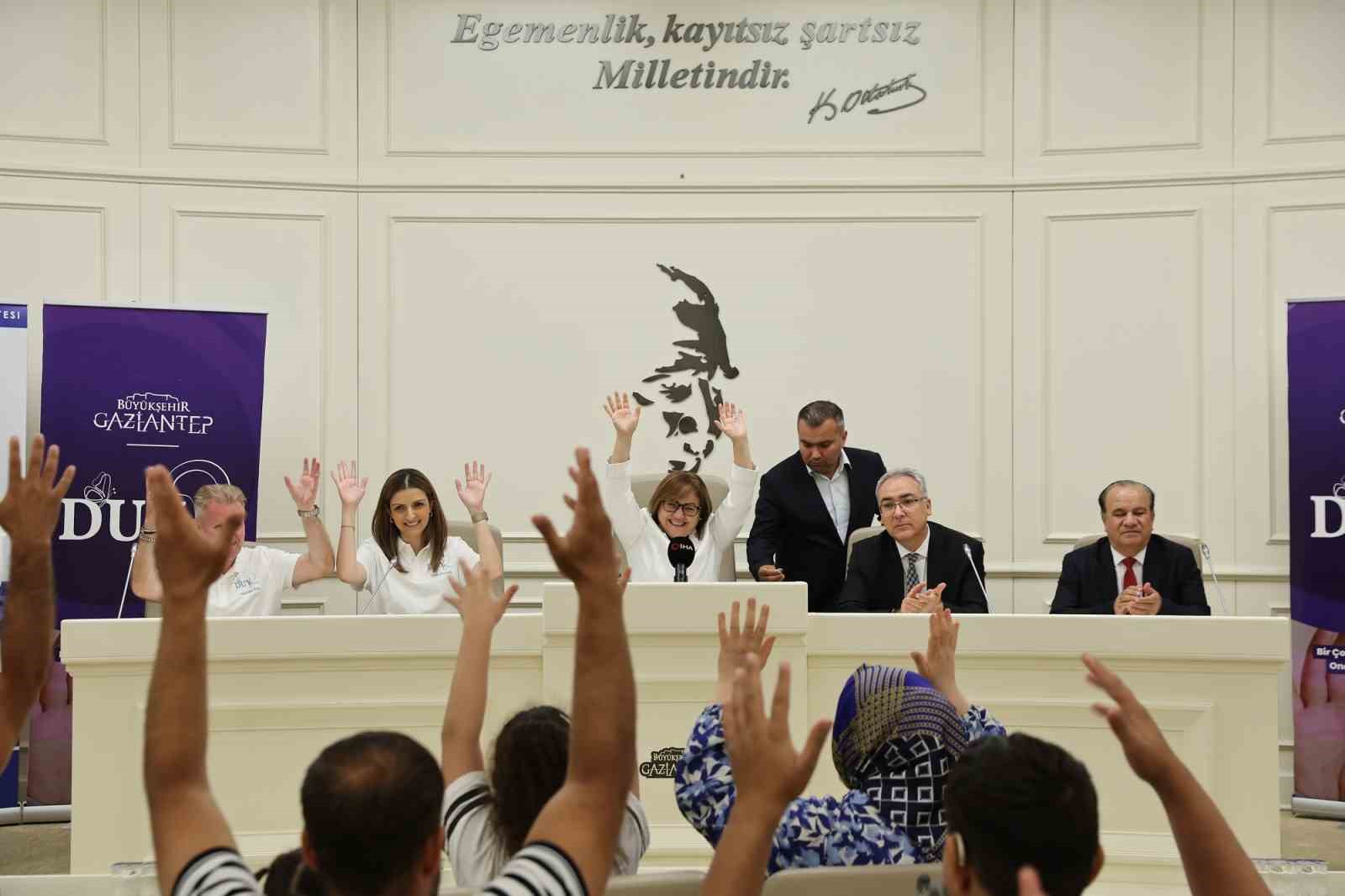 Gaziantep Büyükşehir’den deprem bölgesindeki işitme kayıplı çocuklara umut olan proje