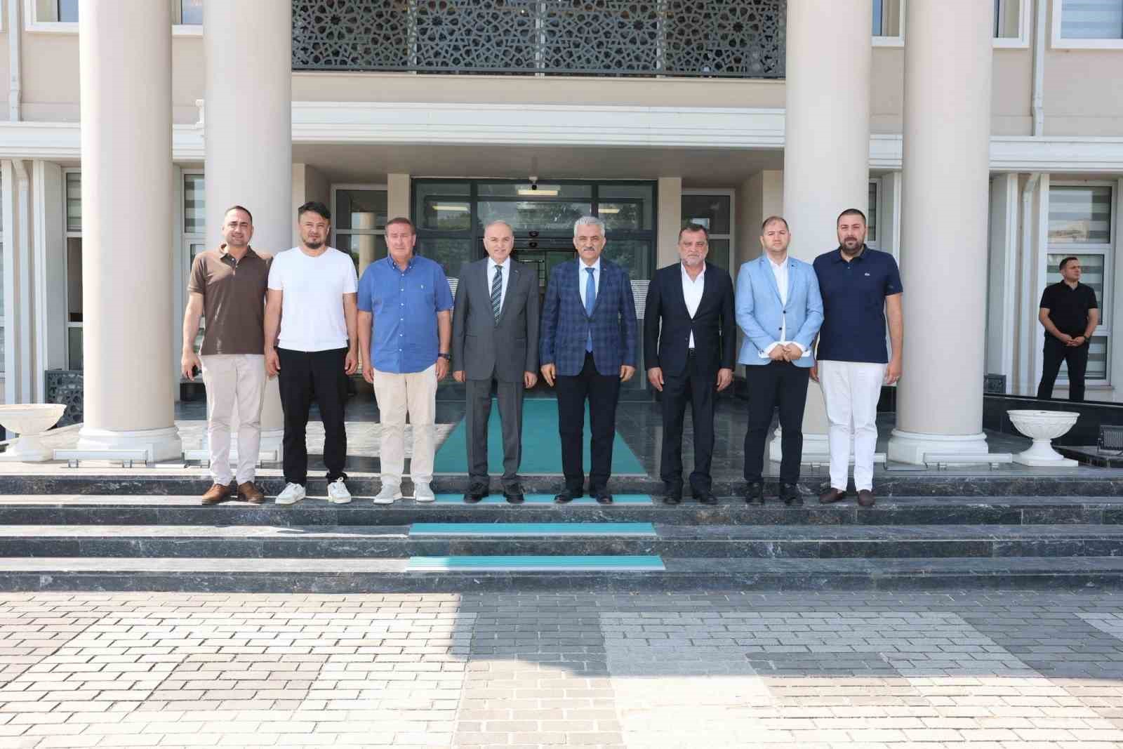 Yeni yönetim çalışmalara başladı