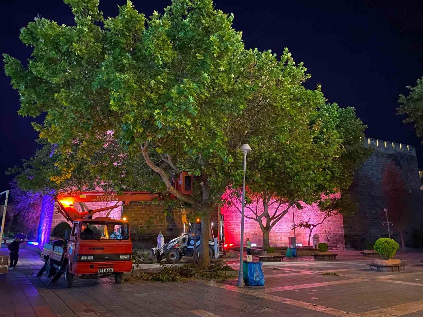 Büyükşehirden daha temiz ve daha yeşil bir Kayseri için kesintisiz hizmet
