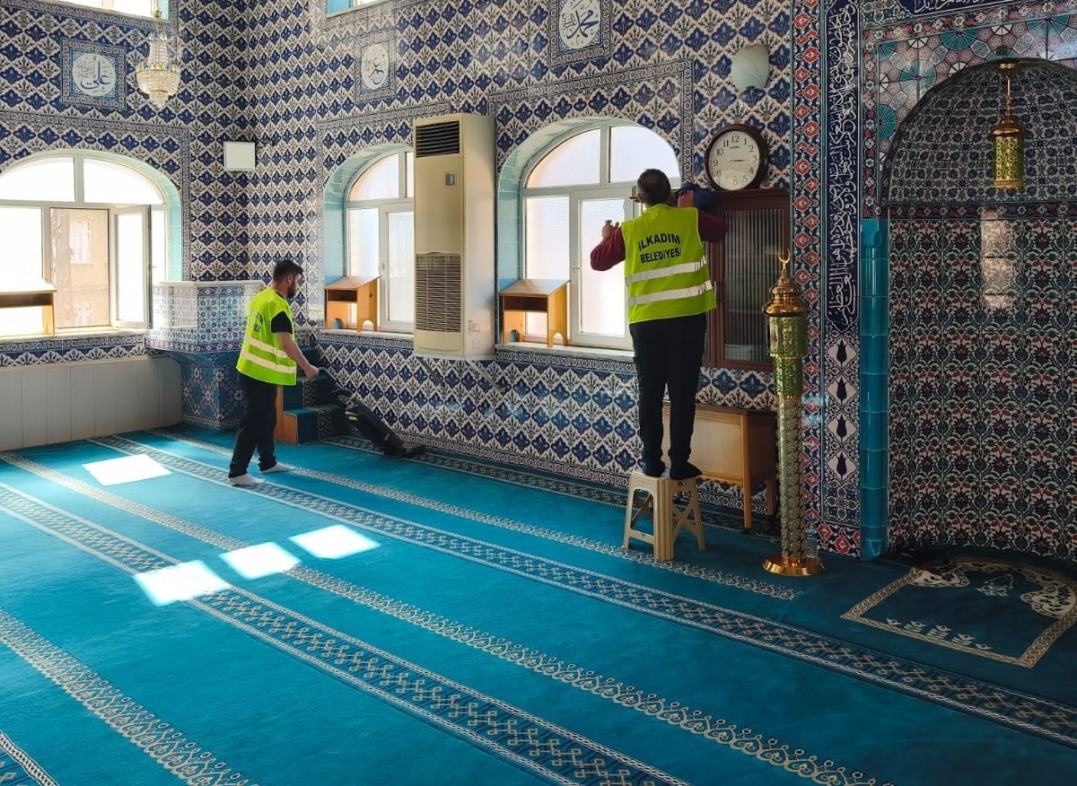 İlkadım’ın ibadethanelerinde hijyen için yoğun mesai