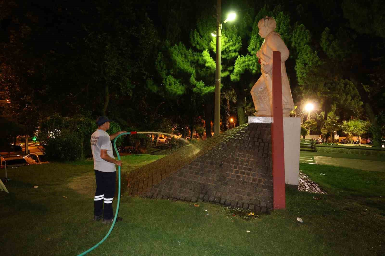 Şehzadeler’de gece sulama dönemi