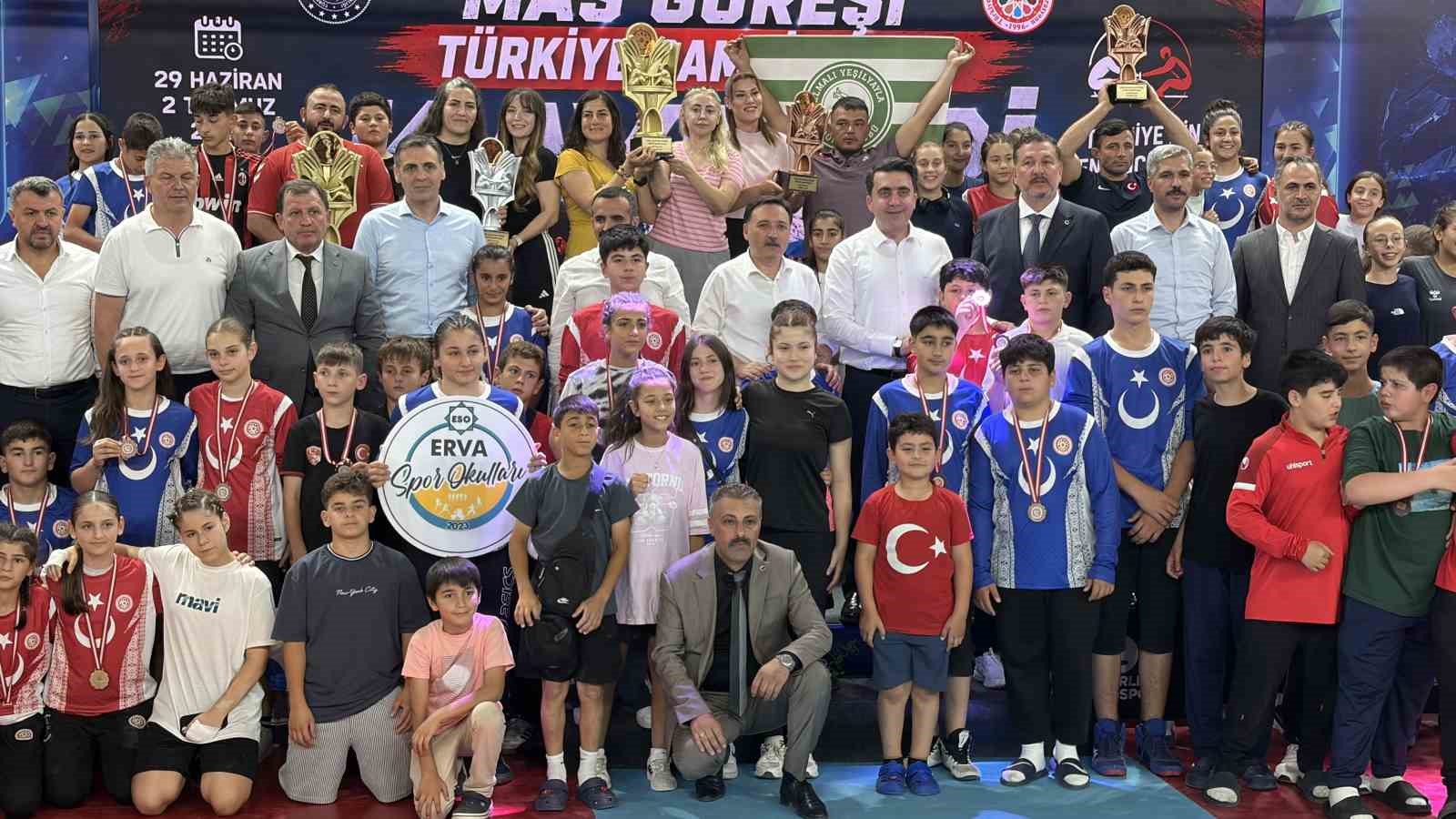 Minikler ve Yıldızlar Mas Güreşi Türkiye Şampiyonası Kayseri’de başladı