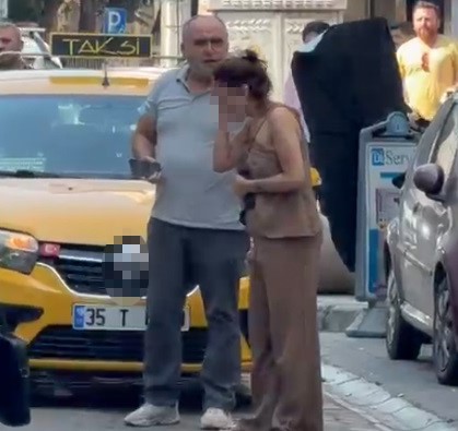 İzmir’de taksici ile vatandaş arasındaki ’güzergah’ kavgası kamerada