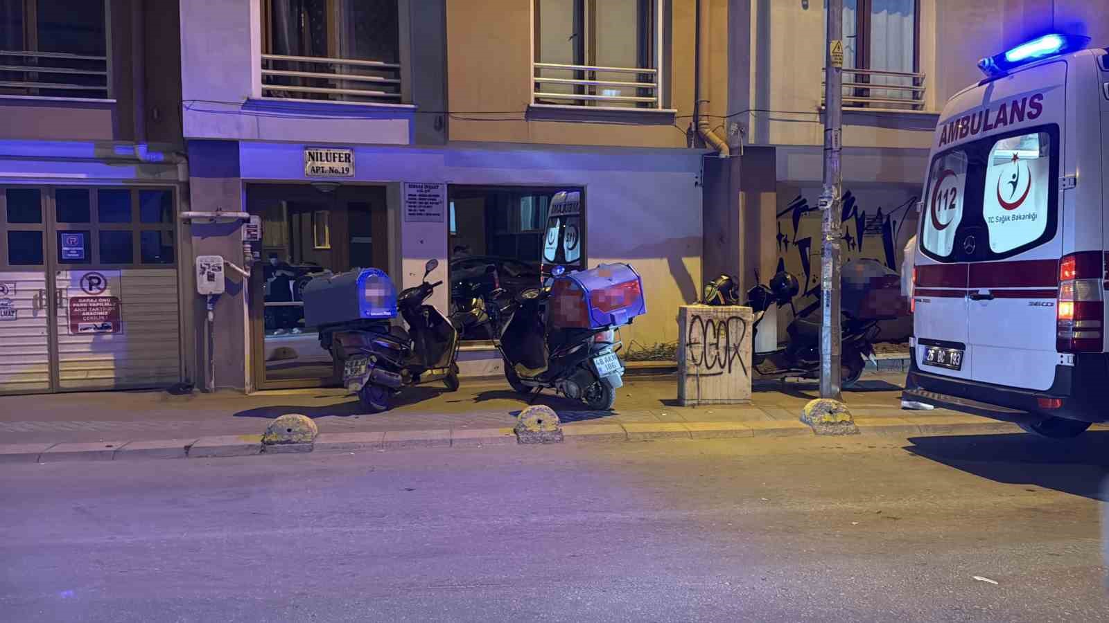 Eskişehir’de motosiklet otomobile çarptı: 1 yaralı