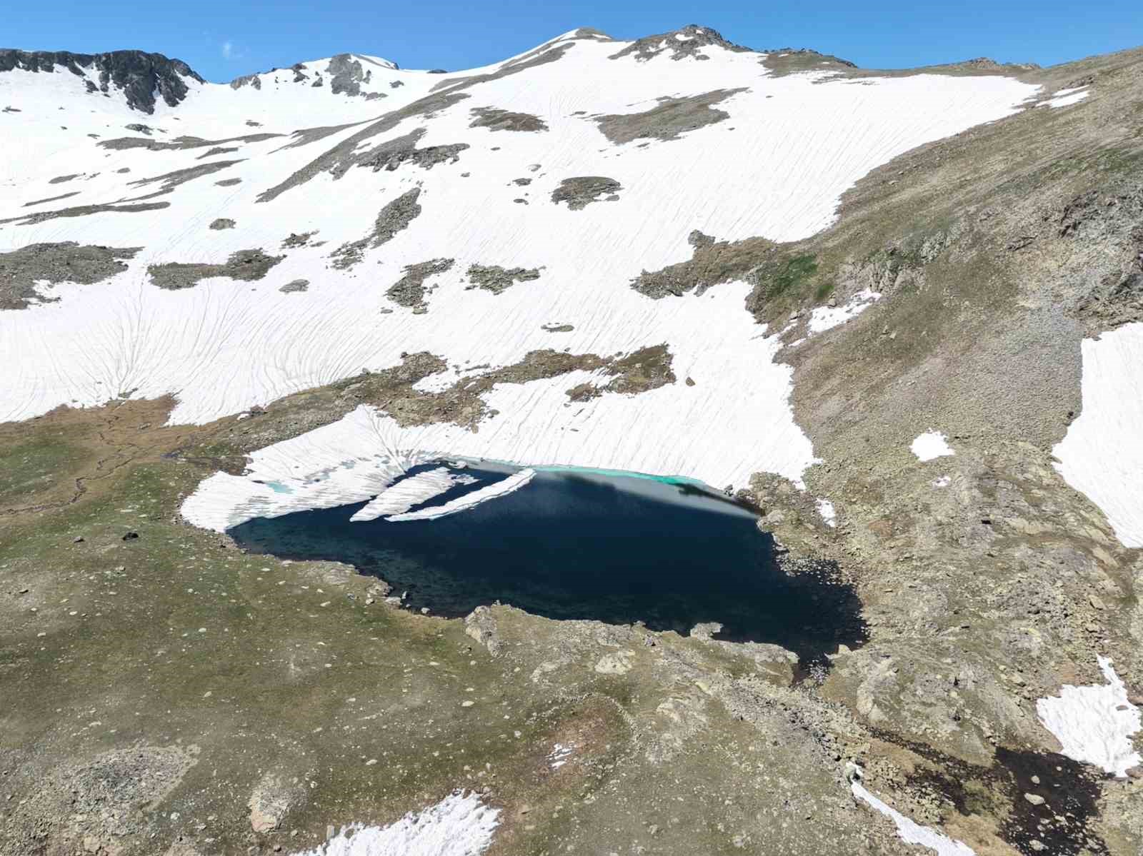 Gümüşhane’nin karlı zirveleri dronla görüntülendi