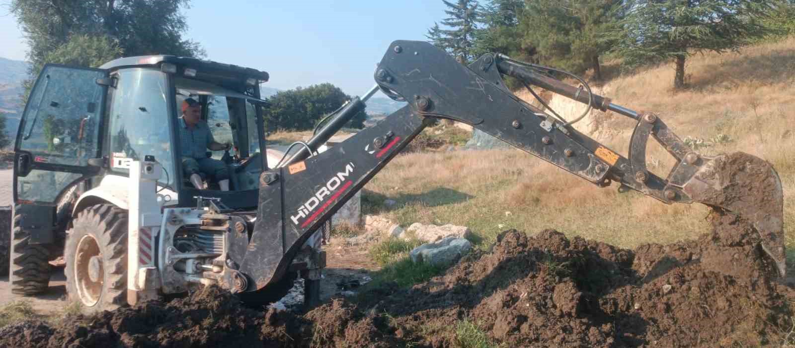 Muhtarın cabasıyla tarihi çeşme tekrar akmaya başladı